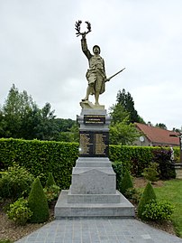 Le monument aux morts.