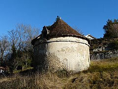 Le pigeonnier du château.