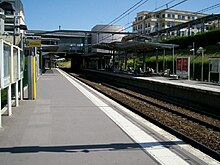 General view to the east (towards Marne-la-Vallée–Chessy) from the halfway point of the station.