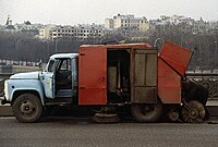 Ένα σάρωθρο PU-53 βασισμένο σε ένα GAZ-53A στη Μόσχα, 1992