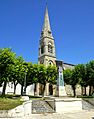 Kriegerdenkmal und Kirche Saint-Étienne