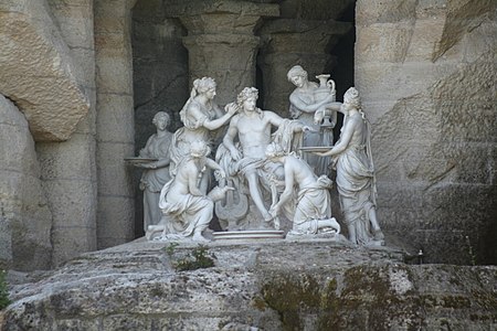 Apollon servi par les nymphes (1666-1675), avec la collaboration de Thomas Regnaudin, groupe en marbre, château de Versailles, bosquet des Bains d'Apollon.