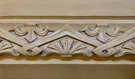 Art Deco palmettes in Strada Jules Michelet no. 15-17, Bucharest, by Victor Ștefănescu, c.1920