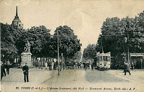 Croisement de deux tramways, avenue de Grammont.