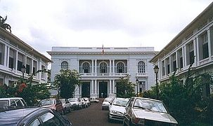 Hôtel de Préfecture (ex-Hôtel du gouverneur).