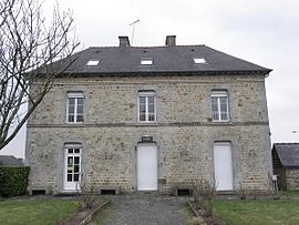 The town hall in Romazy