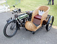 Model H avec side car (deuxième moitié des années 1910).