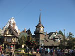 Fantasyland (Peter Pan's Flight e a Matterhorn Bobsleds)