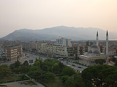 Februar: Shkodra – Blick über die Innenstadt zum Tarabosh