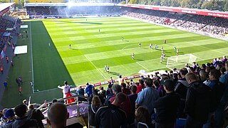 Blick von der Osttribüne aufs Spielfeld (2014)