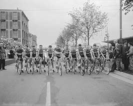 Ernzer met een Nederlands-Luxemburgse ploeg in de Tour de France van 1958