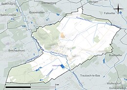 Carte en couleur présentant le réseau hydrographique de la commune