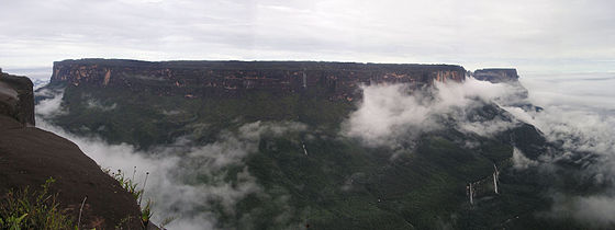 Vista aérea do monte