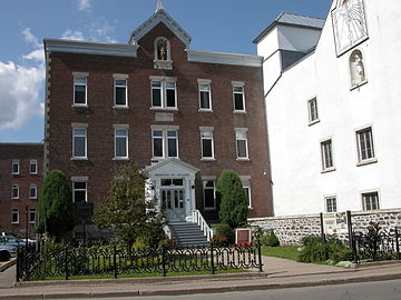 The front of the Ursulines Monastery, on rue des Ursulines.