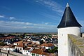 Tour du donjon du château et vue sur la ville.