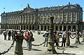 Cadeas diante do Hostal dos Reis Católicos, na praza do Obradoiro (Santiago).