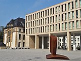 Campus Square, Inner City Campus of TU Darmstadt, with University Library and sculpture "Büste" by Franz Bernhard