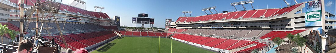 O Raymond James Stadium no ano 2009