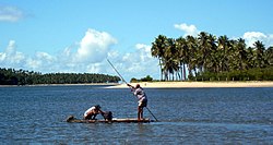 Ngư phủ ở suối nước ngọt gần Tamandaré, PE, Brazil