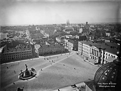 Panoraama Tuomiokirkon, silloisen Nikolainkirkon, tornista lounaaseen Signe Branderin kuvaamana vuonna 1909