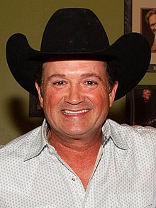 A head shot of country music singer Tracy Byrd.