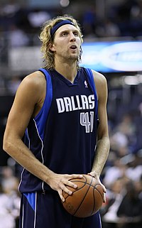 Nowitzki v dresu Dallasu