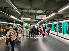 Line 2 platforms