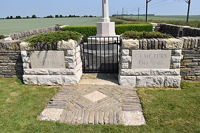 Le Railway Cutting Cemetery.