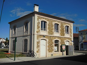 Pavillon Solférino à l'entrée de l'ancienne caserne