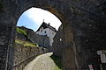 Blick vom Schädtli dur s Toor uf s Schloss