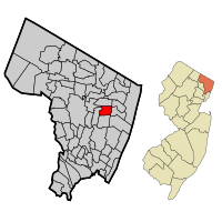 Location of Dumont in Bergen County highlighted in red (left). Inset map: Location of Bergen County in New Jersey highlighted in orange (right).