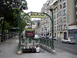 Het station aan de Boulevard Richard-Lenoir