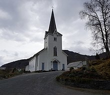 Foto einer weißen Holzkirche