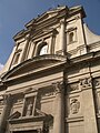 Casa Missió d'Exercicis de Vic, amb el temple-sepulcre del sant