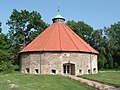 Breschbögen im Batterieturm von Burg Steinbrück, 1573 (sog. Kehrwiederturm, 1955–1956 umgenutzt zur Kirche)