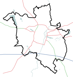 Mapa konturowa Poznania, po lewej znajduje się punkt z opisem „Tor Poznań”