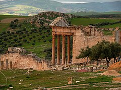 Dougga sett från amfiteatern