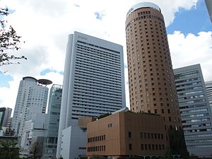 Gedung Osaka Maru dan Hilton Plaza