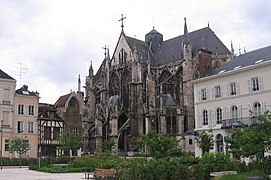 La basilique Saint-Urbain.