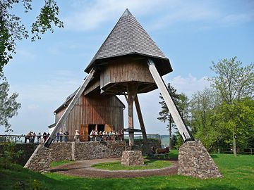 Reconstrucció d'un baritel a Lauta.