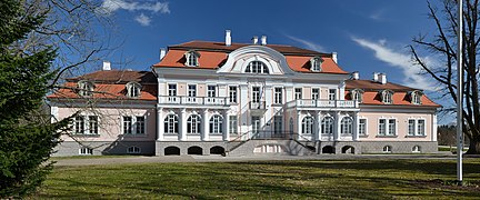 Le bâtiment principal du manoir de Laupa.