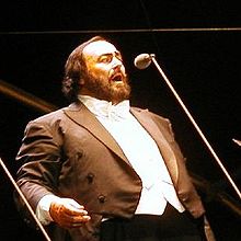 Luciano Pavarotti na stadionie Velodrome, 15.06.2002.