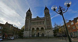 Façade de l'église Saint-Pierre de Croix.