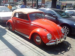 Coccinelle 1300 cabriolet Karmann de 1962.