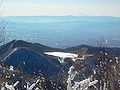 黒檜山中腹から見た小沼と富士山