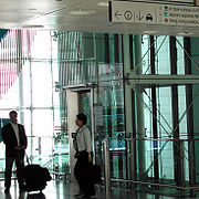 Facturación del aeropuerto en la Estación de Hong Kong, al lado del IFC