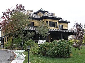 Das ehemalige Wohnhaus von Sir Harry Oakes, heute Sitz des Museum of Northern History