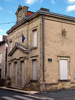 Skyline of Pessac-sur-Dordogne