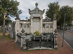 Tombe des frères Lumière au cimetière de la Guillotière, à Lyon.