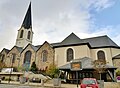 L'église paroissiale Saint-Pierre, côté sud.